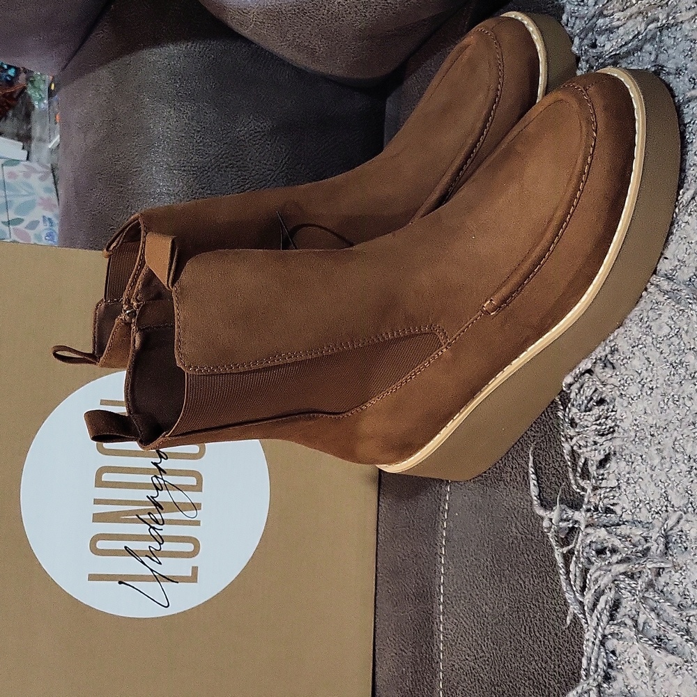 London Underground Boots